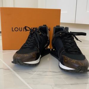 EUC LV SNEAKERS